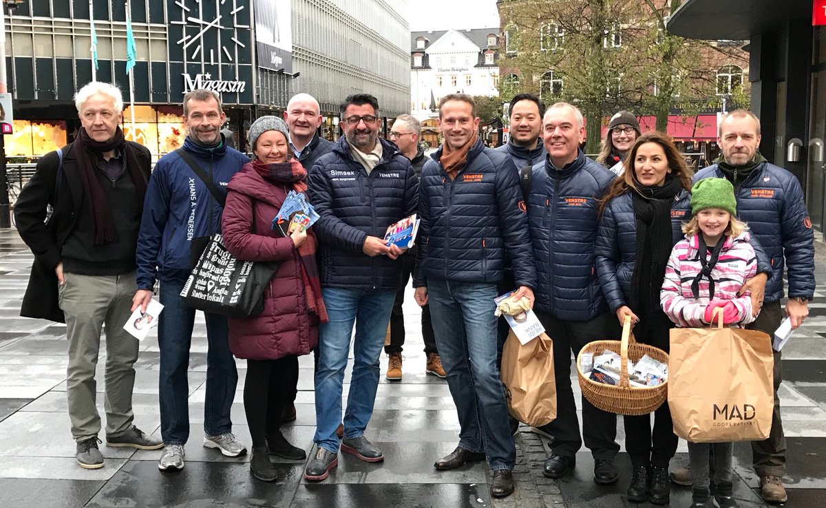 Kristian_Jensen's tweet image. I Aarhus sammen med @BSimsekV og et stort hold af @venstredk seje kandidater og frivillige. God stemning og stærk holdånd 👍💙 #dkpol #kv17