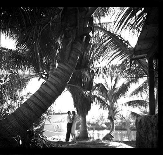 AlohaWanderwell's tweet photo. 1926 , Walter and Aloha Wanderwell share a moment in the shooting of "My Hawaii" for Aloha's "Car and Camera" master documentary, while continuing their Incredible Around the World Adventure.
.
https://t.co/t7esDbqTYY
#QueenofAdventure
#Explorer
#FirstWomantoDriveAroundtheWorld https://t.co/4glL0qalhQ