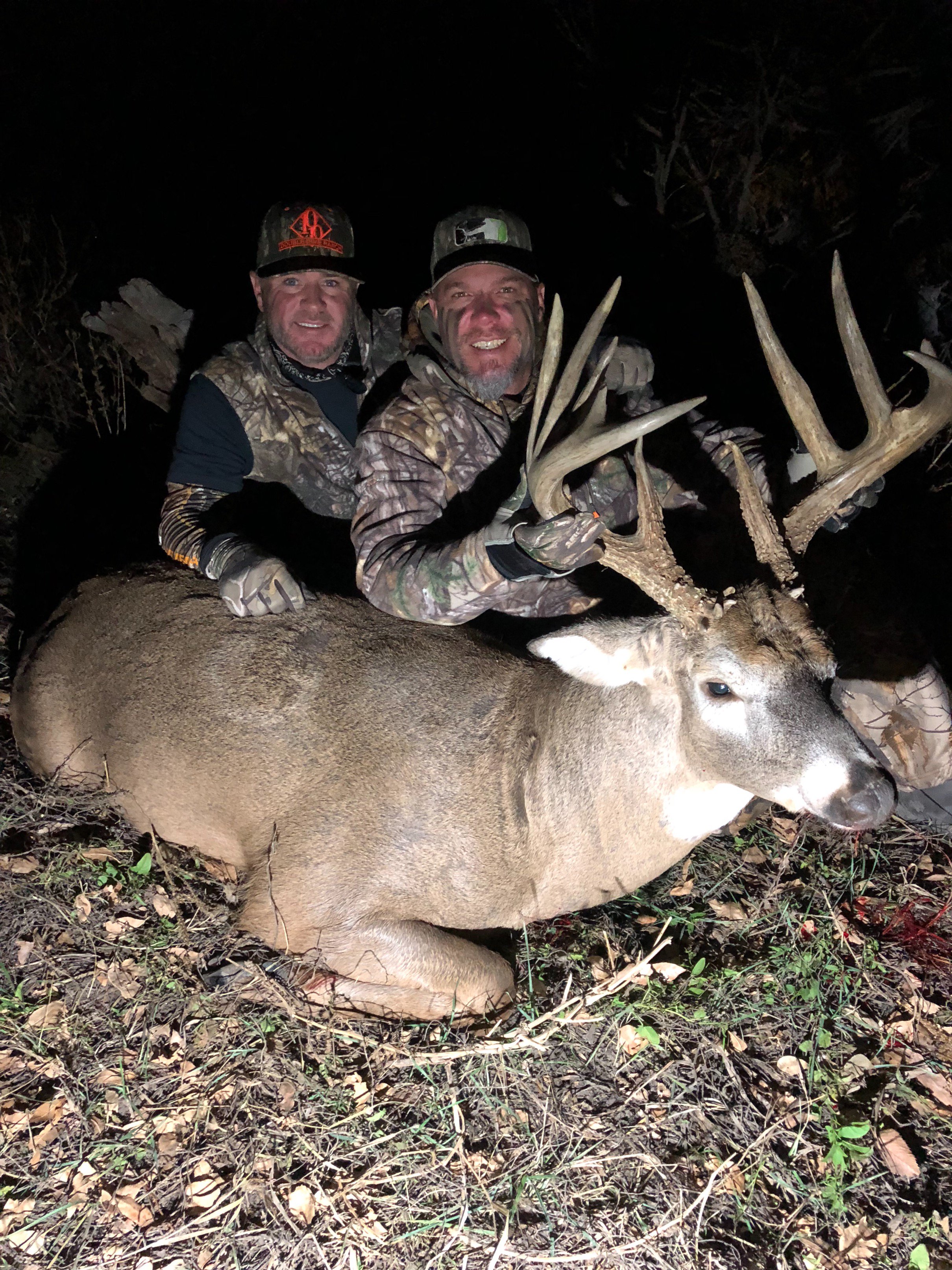 Chipper Jones on X: Took 55 hunts over 2 seasons but ole Sleven is finally  on the ground! Shout out to @mlbhunter @ScentLokTech @bloodsportgear  @bdanker @realtree and #triplecreekblinds. Great hunt boys!   /