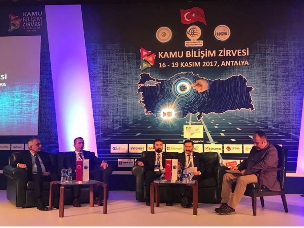 dijitalkamu's tweet photo. Kamu Bilişim Zirvesi başladı.
#KBZ2017 @DijitalMedyaNet @kbdturkiye
https://t.co/lpdY0NStoJ https://t.co/V909cxHGWp