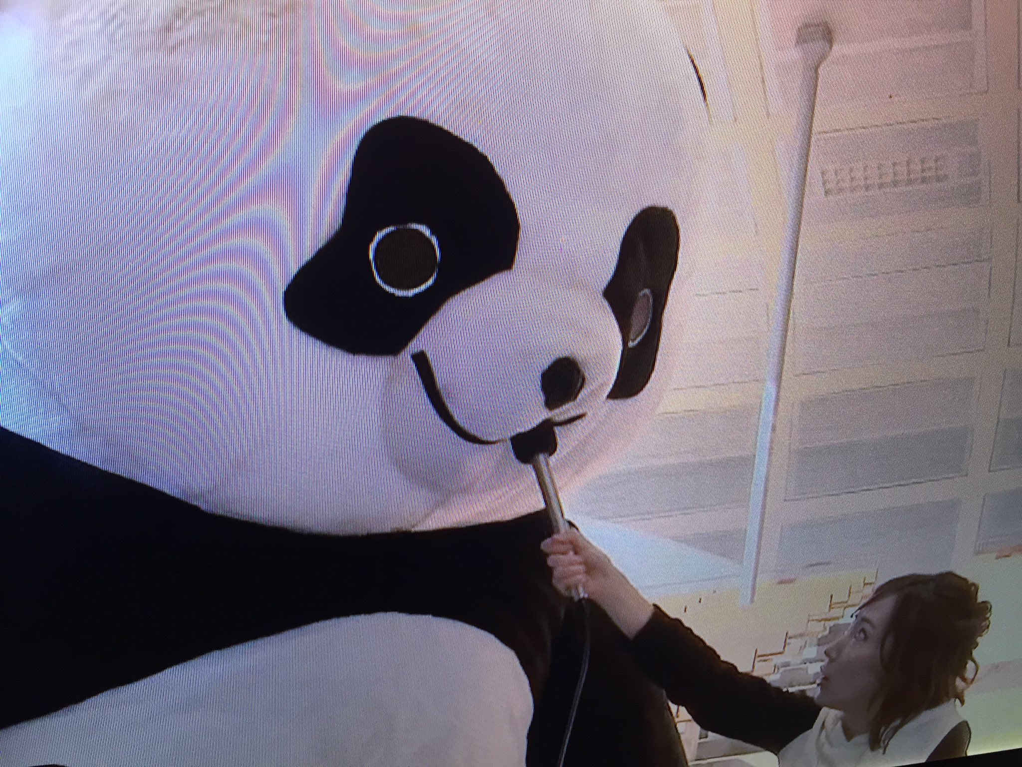 松本 バトルメンでやってたアンドレザ ジャイアントパンダのインタビュー マイクめり込んでるのめちゃくちゃかわいいので見て あとこのサイズ感 T Co 2mcudy0ogh Twitter