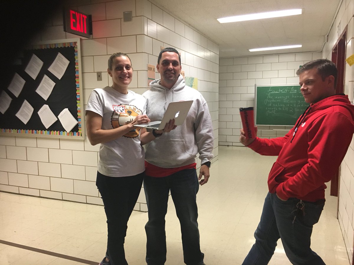 Thanks <a href="/KenZapata75/">Ken Zapata</a> for giving us <a href="/IS75Paulo/">IS 75</a> to host #edcampsi 😻 you are the best! <a href="/EdCampSI/">EdCampStatenIsland</a> @CGoffredoZapata