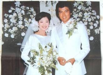 明星 山口百恵＆三浦友和 結婚写真 結婚式/当選品/1980 明星 山口百恵＆三浦友和 結婚写真 結婚式/当選品/1980 Amazon.co.jp: