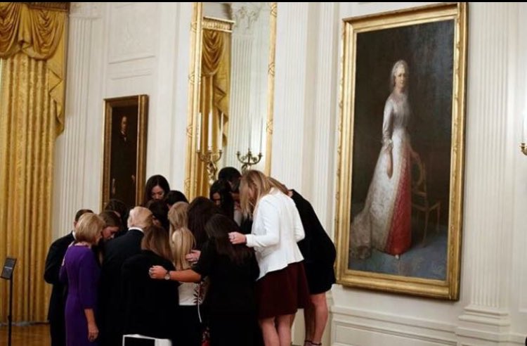 Guys check this out, my team and I had the opportunity to say a prayer with Mr. President. What a special moment and one we will never forget ❤️🇺🇸