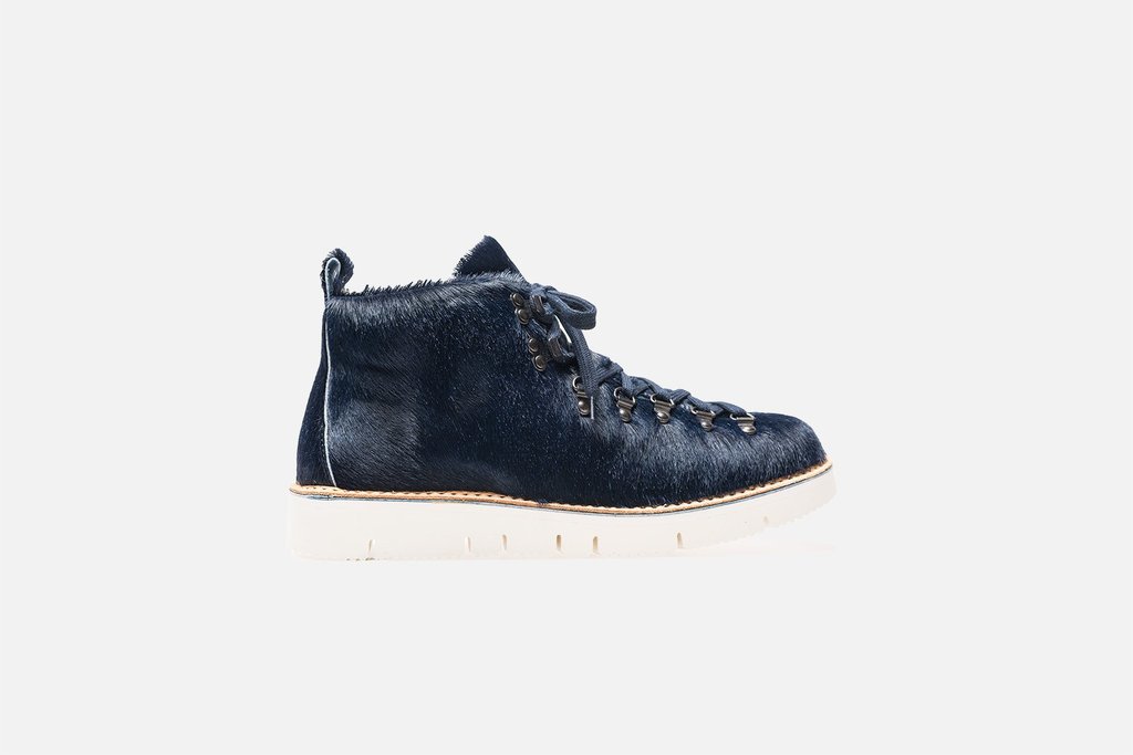 ALLKIX's tweet photo. #ALLKIX Ronnie Fieg x Fracap RF120 Hiking Boot - Ponyhair Navy https://t.co/nTZazQFDf4