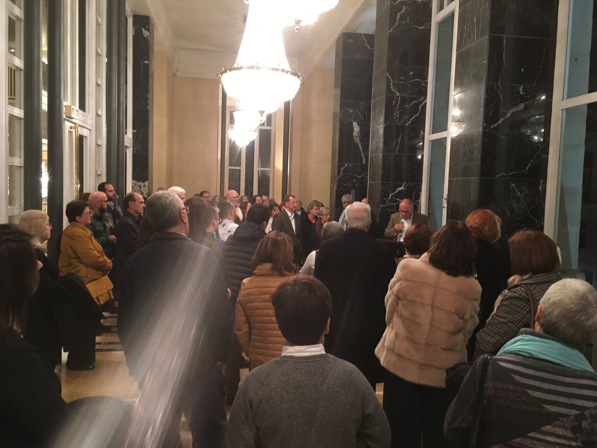 operaoviedo's tweet photo. Ah! Y recuerda, si vienes hoy a ver la última de #elisirOVD sube media hora antes del inicio al salón de té de Pachi https://t.co/seSdys4LUQ