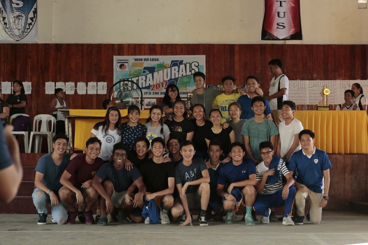 SMSGrade12's tweet photo. they are not our batchmates but in the spirit of being #OneSeniorHigh, the Grade 11 of SY 2017-2018 deserve so much applause and congratulations. So much.

Congratulations to the most resilient and persevering batch ever. 

Hands down. 💯 https://t.co/FZRme5oaq9