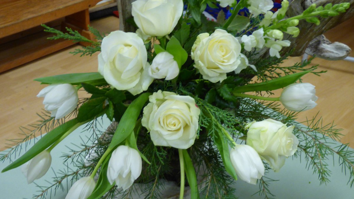#Flowers because it's the #weekend and we like flowers. Thank you to everyone who came to our last meeting. Dec meeting is ticket only but unfortunately they are sold out sorry.