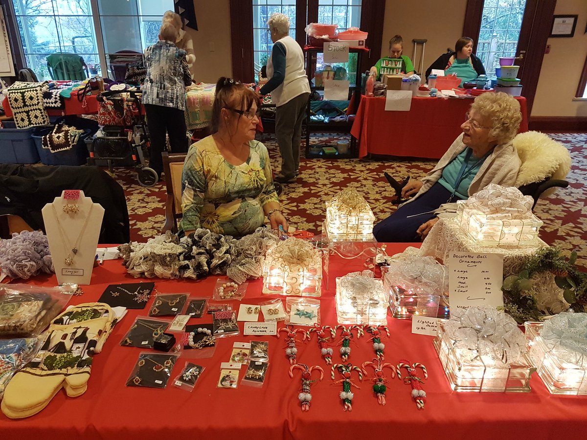 LindaBreaultACE's tweet photo. Today 10am - 1pm Holiday Bizarre, at Chartwell Retirement at 71 Bankside in Kitchener.  @KWAwesome @WRTalk https://t.co/dqHiNrBcUJ