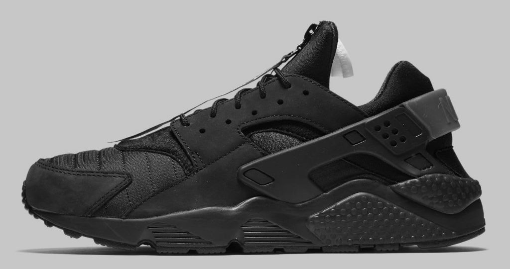 ALLKIX's tweet photo. #ALLKIX 'Triple Black' Nike Huaraches for New York City https://t.co/eOUwFJ3pJe https://t.co/8lufVtSCL8