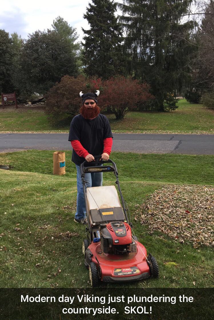 Wh1pper's tweet photo. The #beardhead life chose him. @BeardHead @TruGreen @olleywood123 https://t.co/RBvkJVKfAZ