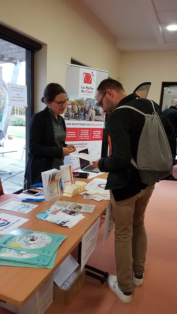 didreveau's tweet photo. Le stand @ADECC_reseau @CCI49_RSE au salon #ToCollaboratif @Angers @terrabotanica pr que les entreprises travaillent en collectif #EcoCirculaire #EcoCollaborative #DD https://t.co/d1J4HyQ3da