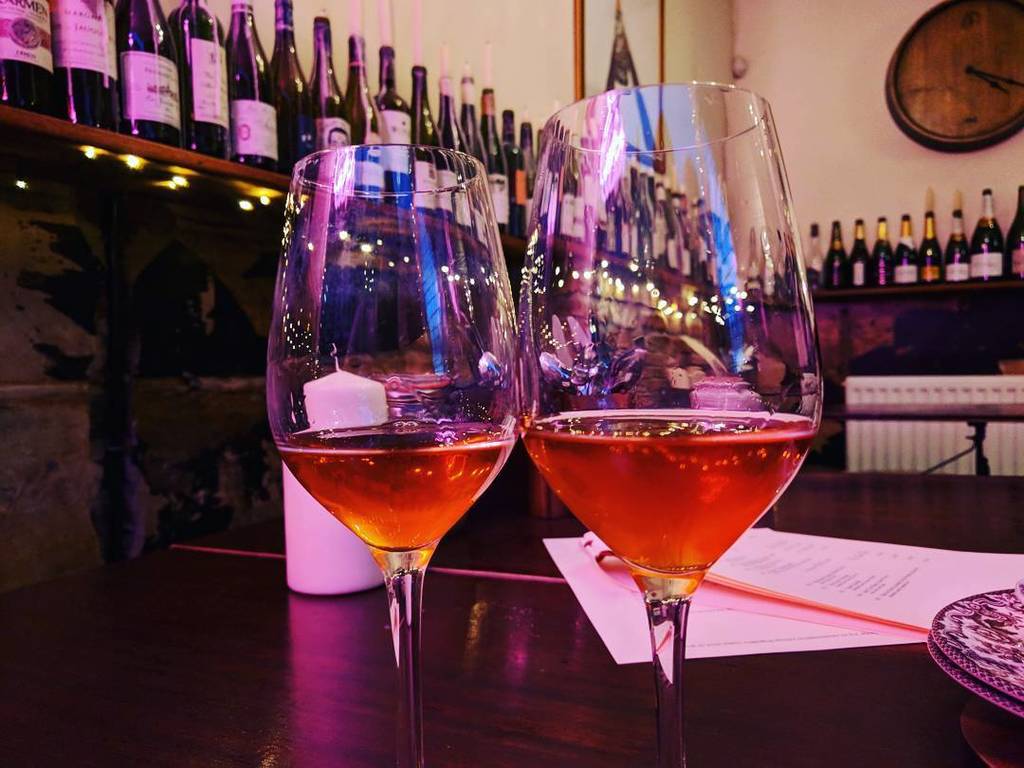 TheWildernurse's tweet photo. Orange wine ftw ๐ฅ
.
.
.
#wine #orangewine #skincontact #naturalwine #tannins #nochemicals #nosulphates #prettyalright https://t.co/PnWIHjU2OC https://t.co/bWylRhHZJA