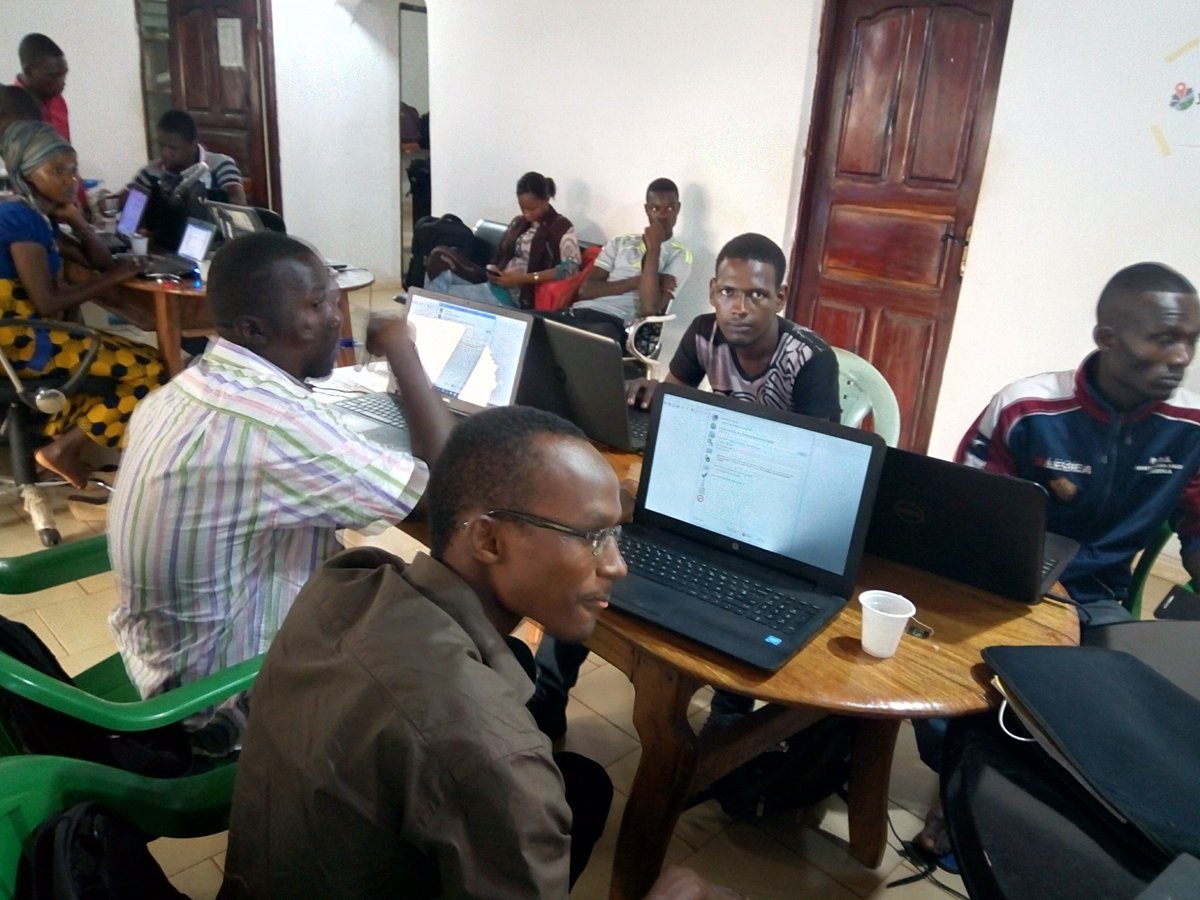 GeoSynapse's tweet photo. Celebrating #OSMGeoWeek with #UGLCS Youth Mappers thanks to @youthmappers @USAIDGeo @RedCross @osmguinee https://t.co/nmH5RlyDj3