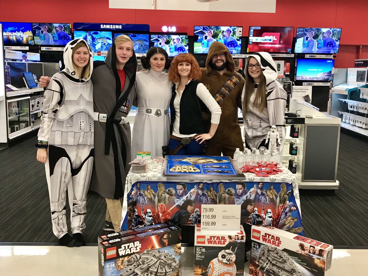 rysnell23's tweet photo. To our #T2596 Star Wars LEGO Scavenger Hunt team... YODA BEST! https://t.co/9XfXEl9wOW
