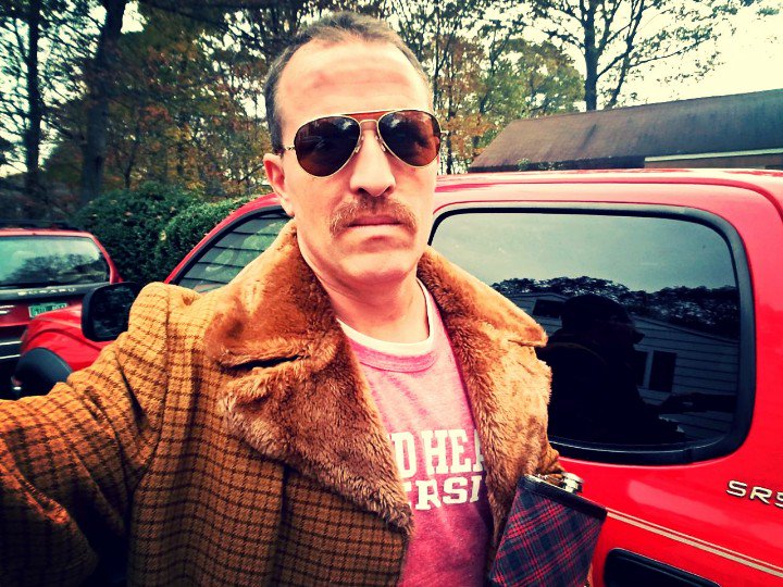 PaulPabst's tweet photo. Go big or go 70's...time to tailgate. https://t.co/sVgmn2I2Mb