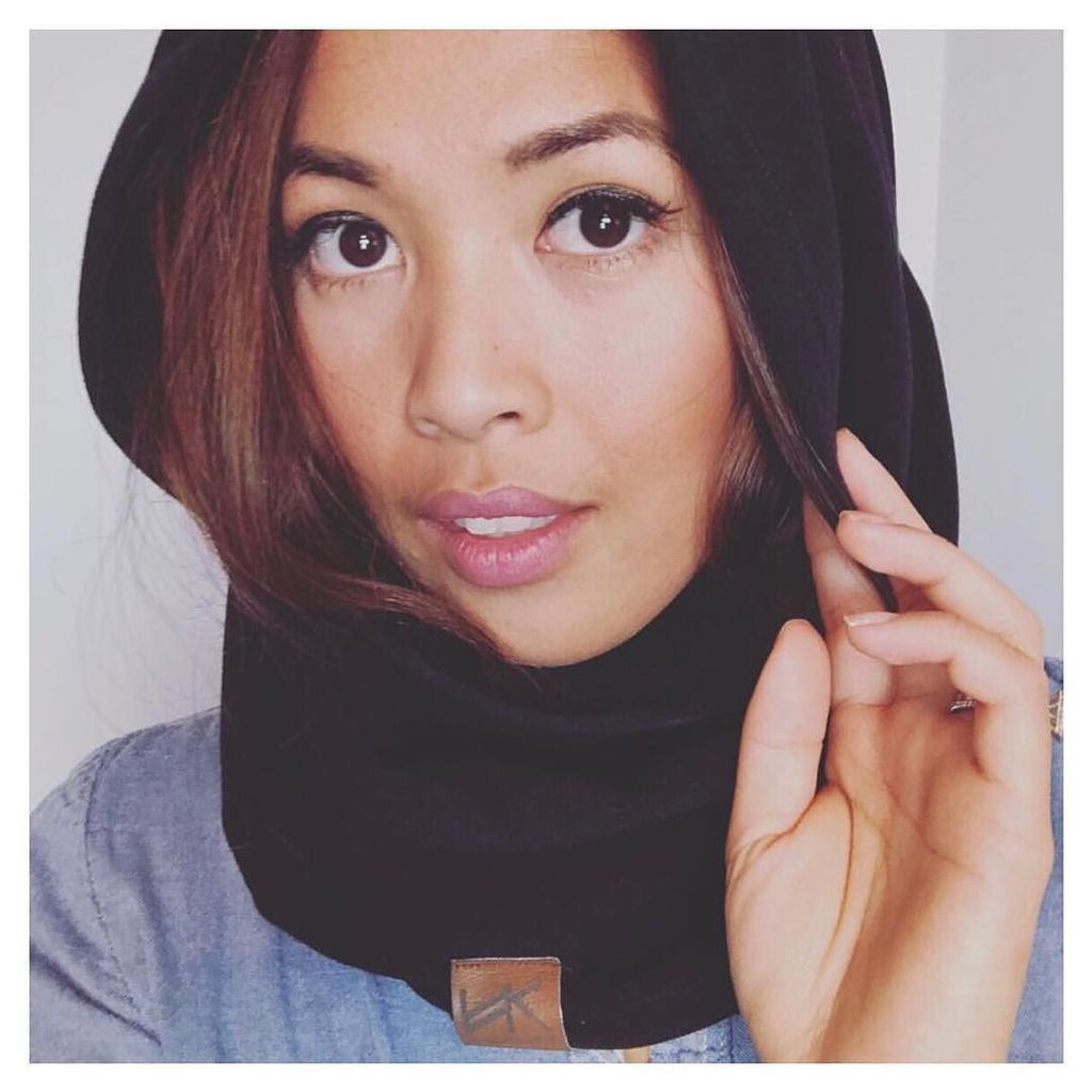HouseofKoopslie's tweet photo. Oh, the joys of multi-wear and versatile clothing! @lovejezelle is wearing our bum warmer as a neck warmer/hood - perfect for those Alberta winters that we know (and loveπ!!) #koopsliehead https://t.co/e3LoNc9bdA https://t.co/aXxuqa2zVo