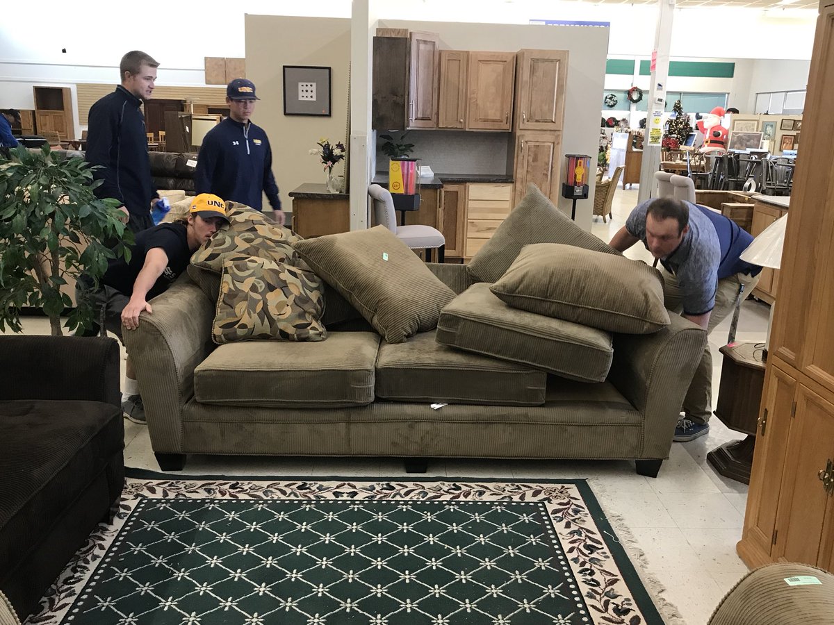 natejrazz's tweet photo. Thank you to @Habitat_org for letting our @NCBearsBaseball players volunteer today!  The guys love helping out their community! https://t.co/CylsSavvHl