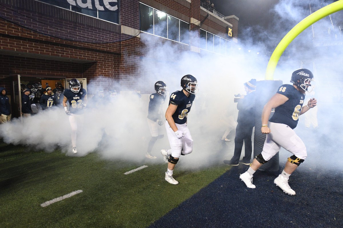 ZipsFB's tweet photo. Tuesday's To-Do List:
Arrive early.
Be loud.
Beat Kent.
Keep wagon wheel.
Become MAC East Champions.
Secure Bowl game appearance.

#DoWork #GoZipsBeatKent https://t.co/FqHq58XRXu