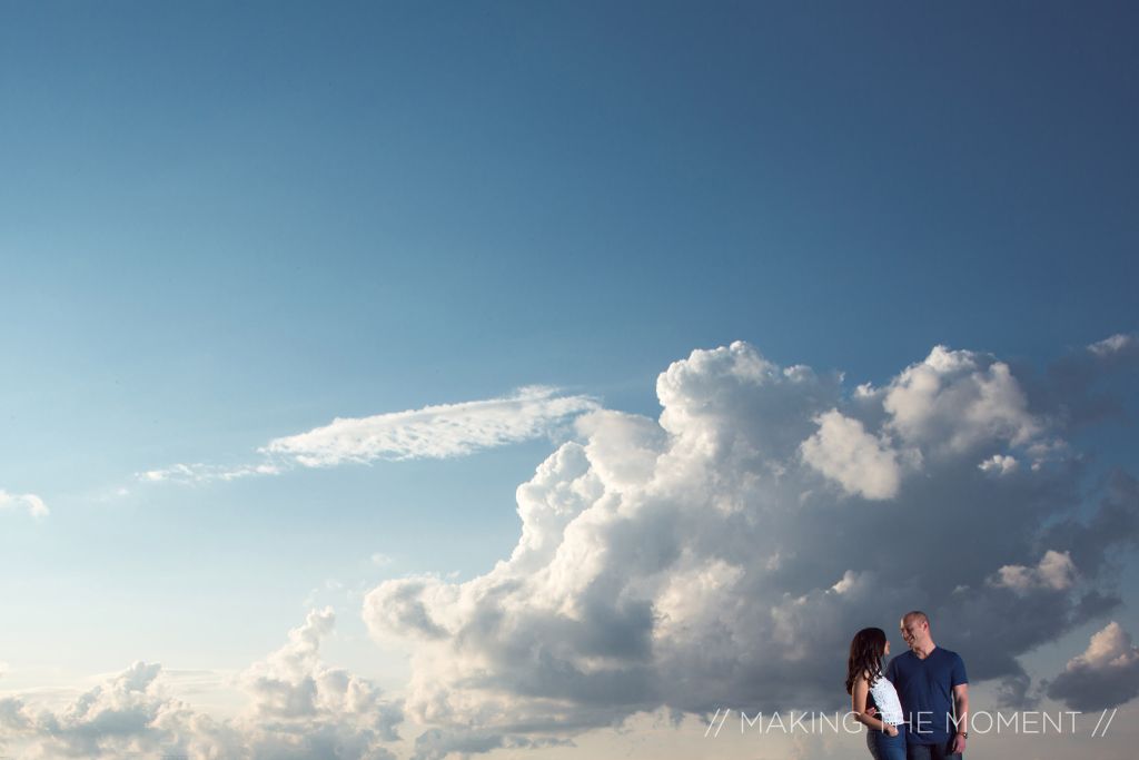 All the way up #MomentsMade Be inspired from this Cleveland summer Engagement session on the blog! →  bit.ly/2zQW4JH
