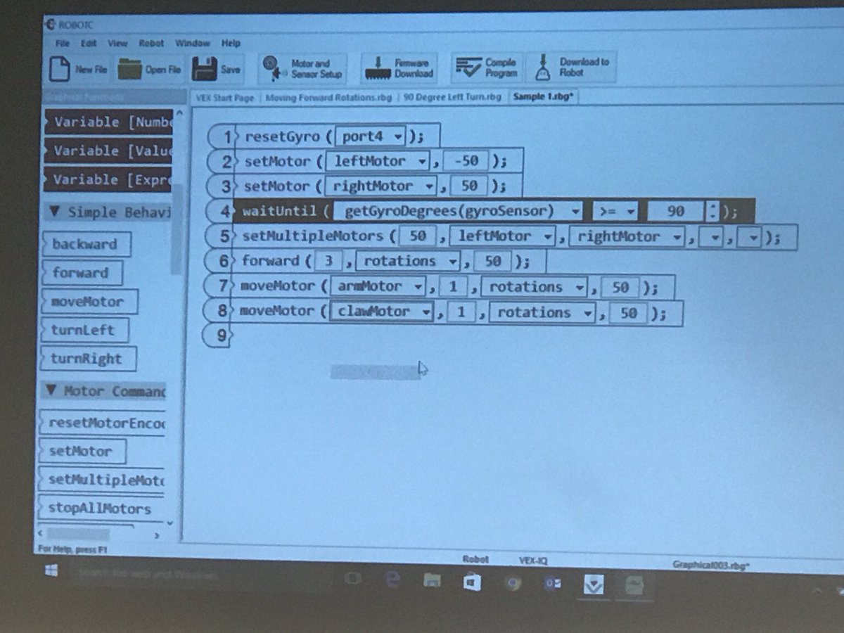 iamshendy_'s tweet photo. VEX IQ scrimmage and mini workshops #dallasisd we grow future engineers and programmers #CompSciTech #CS4Dallas #futureengineers #engineersintraining https://t.co/fxFQW9jdN0