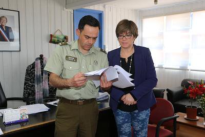 Allen Radio (@radioallen) on Twitter photo #OHiggins: <a href="/Gob_ccaro/">Gob. Cardenal Caro</a> entrega a #Carabineros resolución para abrir acceso a playa #Topocalma @IntendenciaLBO radioallen.cl/2017/gob-61/ #OHiggins: <a href="/Gob_ccaro/">Gob. Cardenal Caro</a> entrega a #Carabineros resolución para abrir acceso a playa #Topocalma @IntendenciaLBO radioallen.cl/2017/gob-61/