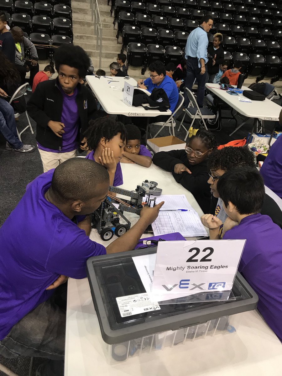 iamshendy_'s tweet photo. VEX IQ scrimmage and mini workshops #dallasisd we grow future engineers and programmers #CompSciTech #CS4Dallas #futureengineers #engineersintraining https://t.co/fxFQW9jdN0