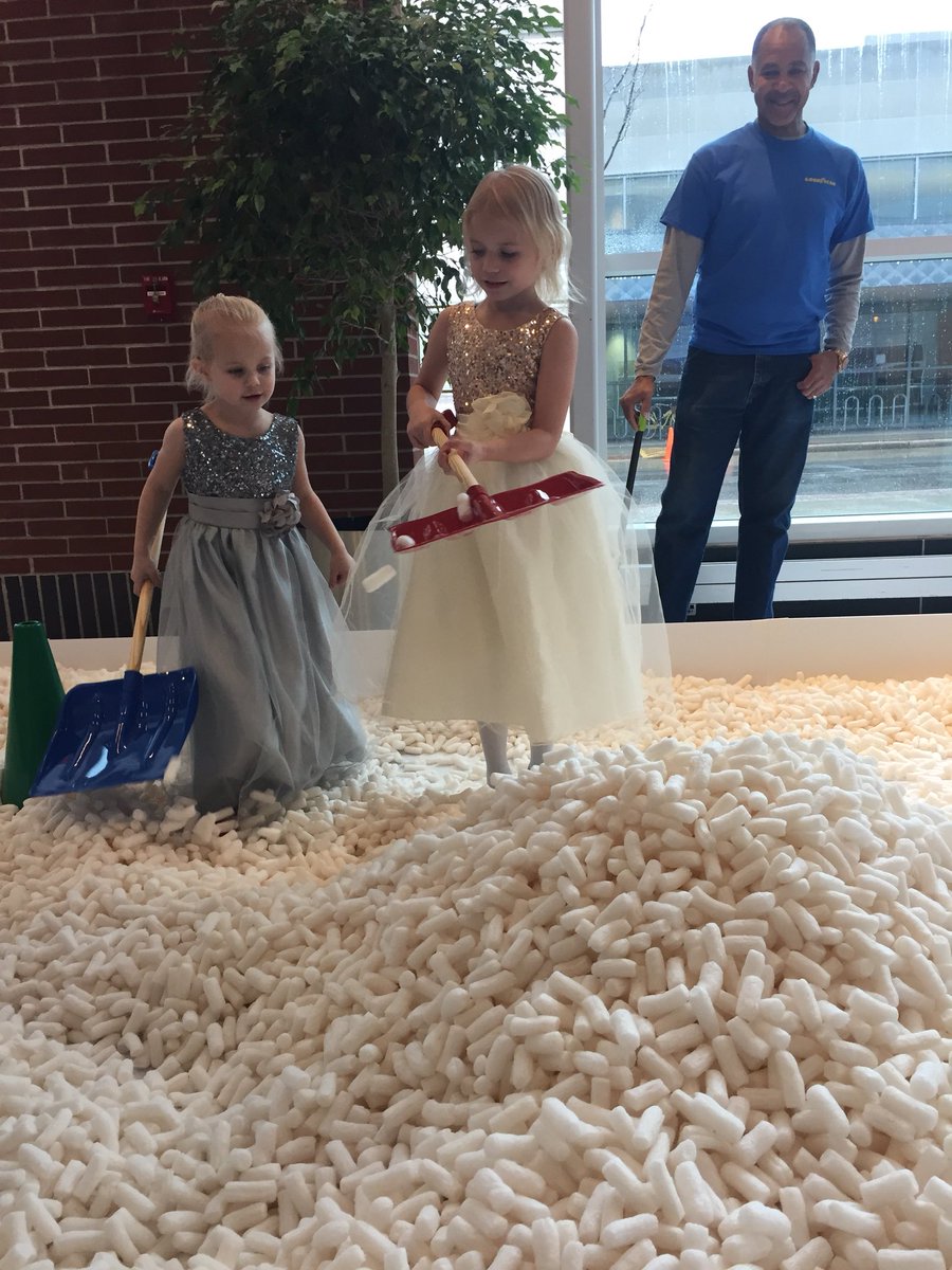 AkronChildrens's tweet photo. Fun shoveling and playing in the “snow” at #HTF17 thanks to @goodyear sponsorship ❄️ https://t.co/WJo53Ddnby