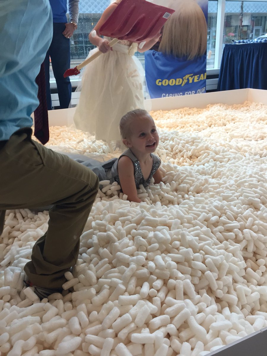 AkronChildrens's tweet photo. Fun shoveling and playing in the “snow” at #HTF17 thanks to @goodyear sponsorship ❄️ https://t.co/WJo53Ddnby