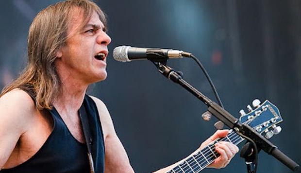 webnotitarde's tweet photo. Falleció Malcom Young fundador de AC/DC
https://t.co/kC2sxo4AZR
#Notitarde #Espectáculos #MalconYoung #ACDC #18Nov https://t.co/7vyCZREUnu