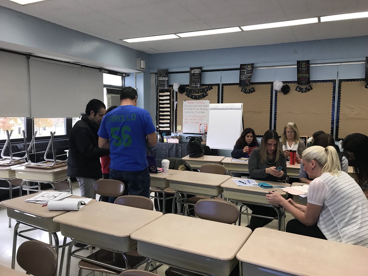 @CGoffredoZapata &amp; <a href="/JPatanio/">Jackie Patanio</a> running a <a href="/GooseChase/">Goosechase</a> session at <a href="/EdCampSI/">EdCampStatenIsland</a> #EdCampSI #inspireD31 #gamify