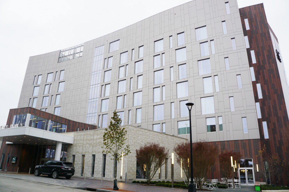 Modern luxury for a value price. Simple and refined because less is more. This hotel will amaze and impress you. goo.gl/5dejoN via <a href="/TravelWell4Less/">TravelingWellForLess</a> <a href="/ACHotelDublin/">AC Hotel Dublin</a> <a href="/diamondpr/">Diamond PR</a>  #travel #traveltips