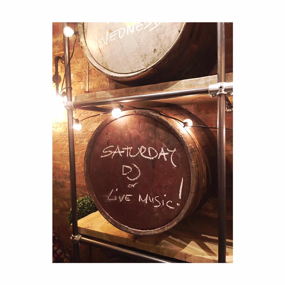 BlockGasketWey's tweet photo. Join us tonight for a boogie with our resident dj playing from 8-till late! 
#dj #music https://t.co/3xFej6T4gh