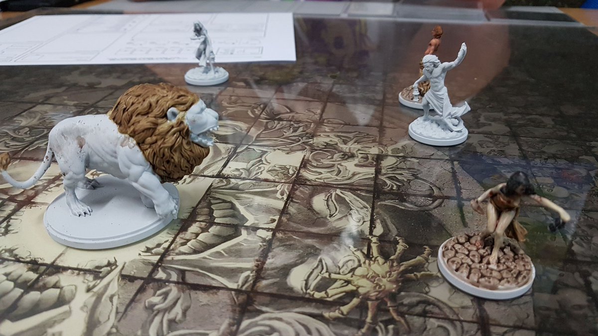 rkoko's tweet photo. Estrenando el #kdm de @gvt2000 en @DA2juegos.
Empezando a pasarlas putas https://t.co/oVXtOKyjoh