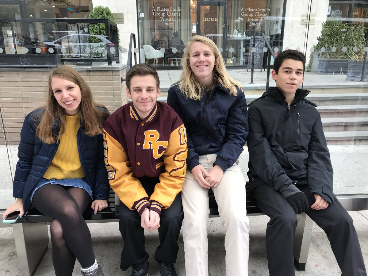 ValleyTempleYG's tweet photo. Having a great time in the city! Next stop, 2nd Avenue deli and Hamilton!! https://t.co/7bjvKyaJSl