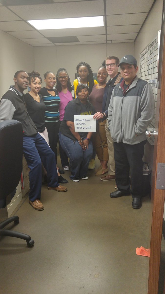L_Crawford_'s tweet photo. #TeamStorm Super Referral Weekend! @ups @RedRiverUPSers #RRHR #Peak2017 https://t.co/jOQni9ED69
