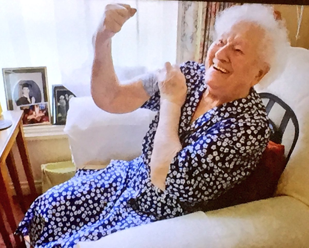 AgeingBetter's tweet photo. As we live longer, we can learn from those over 100 & still thriving
‘Live life’ - keep active, social, learning, working ....as long as possible #lifeat100 https://t.co/LVZWrSRgHE
