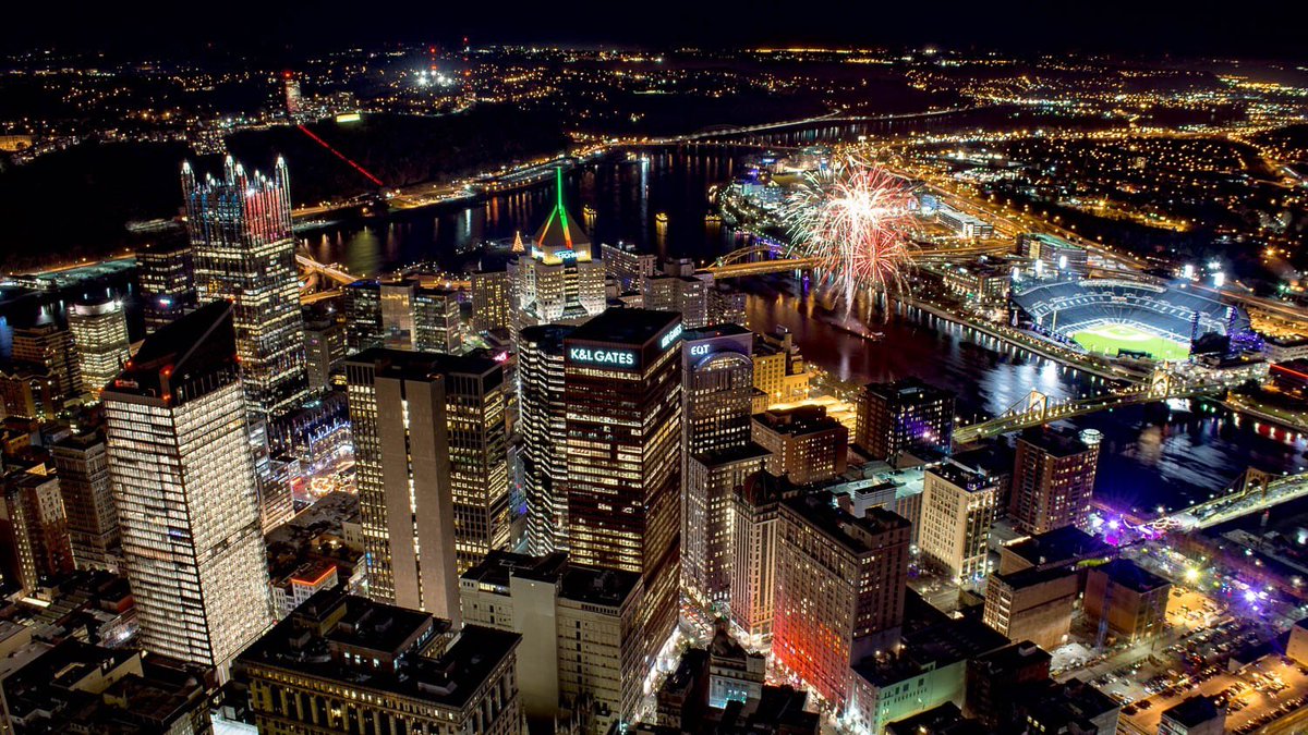 EasyStPgh's tweet photo. Thanks to the hard work of the Easy Street &amp; @DowntownPitt team &amp; partners @graham_psv @BistroToGoPgh @AllOccasionsPGH @USBGPGH @Yuengling_Beer @allorawinegroup @TitleTownPgh, we pulled off a memorable BLAST party last night.#LUN2017 https://t.co/SxoAmsZoWi