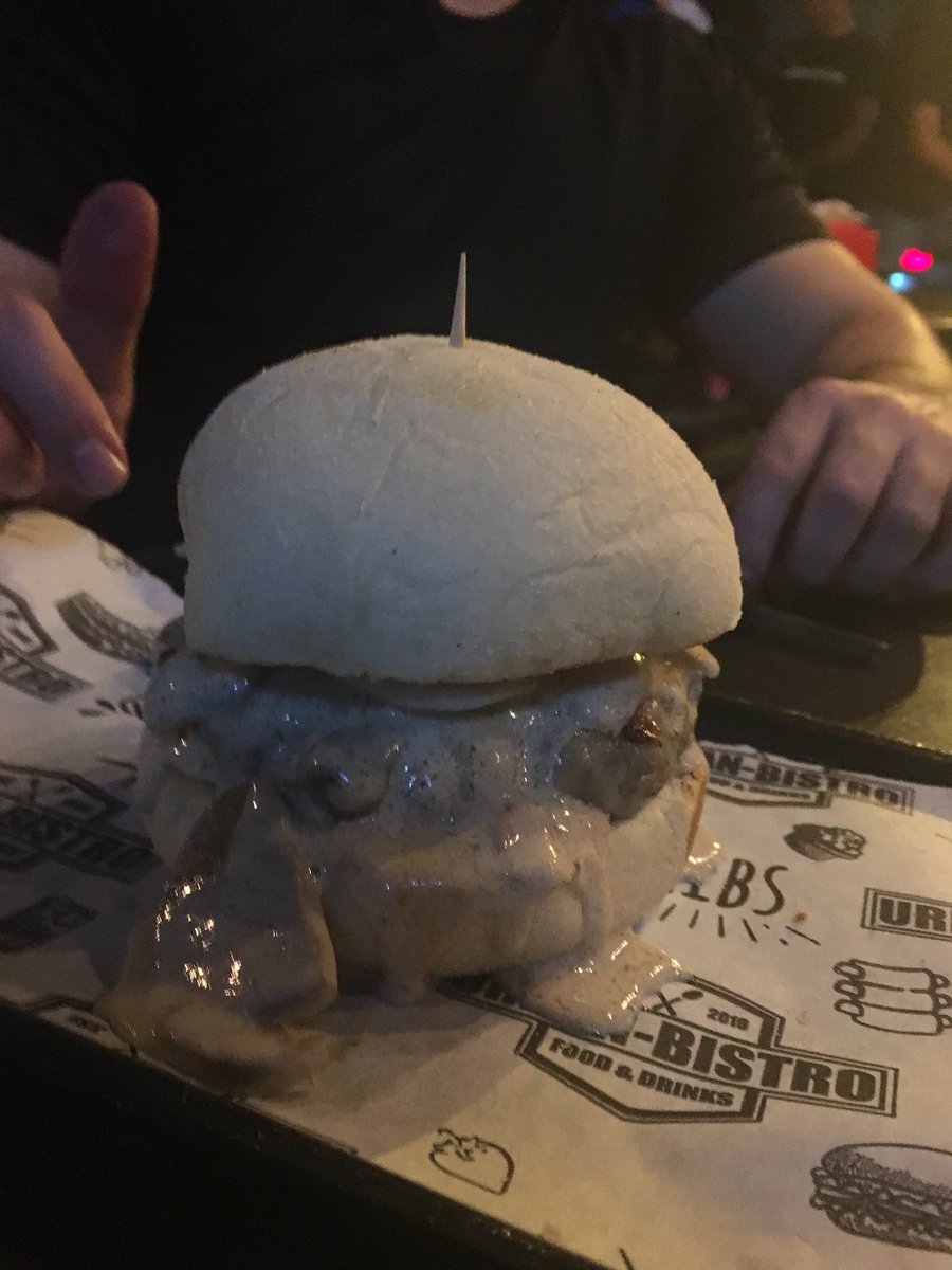 mencoan's tweet photo. #masterburgerco #UrbanBistro @masterburgerco @AMERICANINO https://t.co/dect0gzZmP
