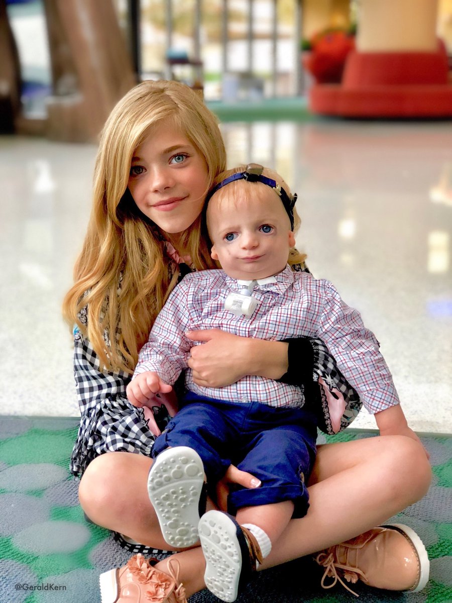 ElleMcKinnon_'s tweet photo. Until @WonderTheMovie I had never met anyone with a cranial facial difference.The strength and courage of these families is so inspiring and I am proud to call them my friends.This weekend #goseewonder.I promise you it will open your eyes and fill your hearts. #choosekind https://t.co/6USthXyKT7
