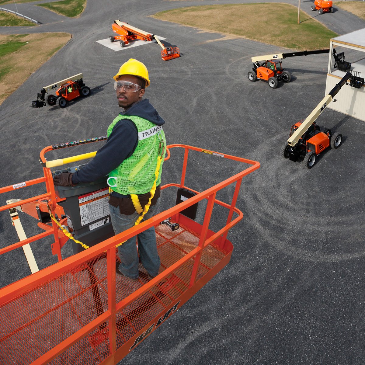 JLG_Industries's tweet photo. Get #operatortraining from JLG-qualified trainers nationwide. Register for #AccessReady for free today. https://t.co/lyv2CmomoG https://t.co/sLi7RZ1cow
