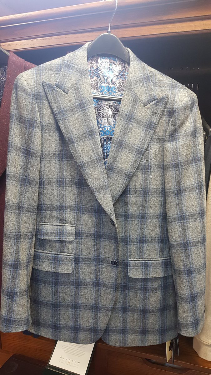 afdcustom's tweet photo. Sport coat season is here for sure.
Book your appointment to see and feel all the new fabrics. 
#customclothiers #customsuits #stlouis https://t.co/bsiK8CGmnX