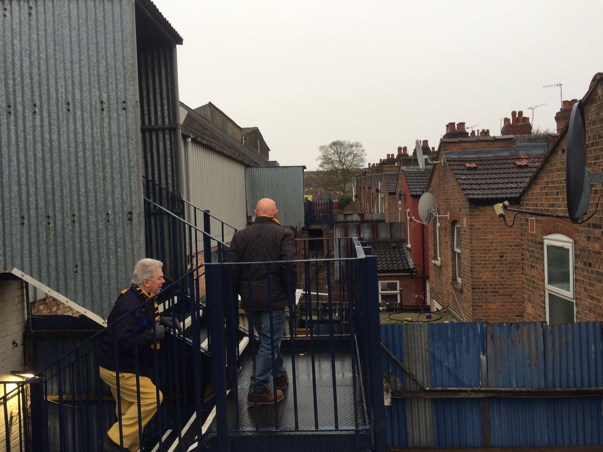 cbbazza's tweet photo. Don't suppose we'll be back to inspect this for a while. On the one positive note of the afternoon it's looking in fine fettle #backpassage #shocker #clueless #thrashed #goodnight https://t.co/w00xoWa1XX