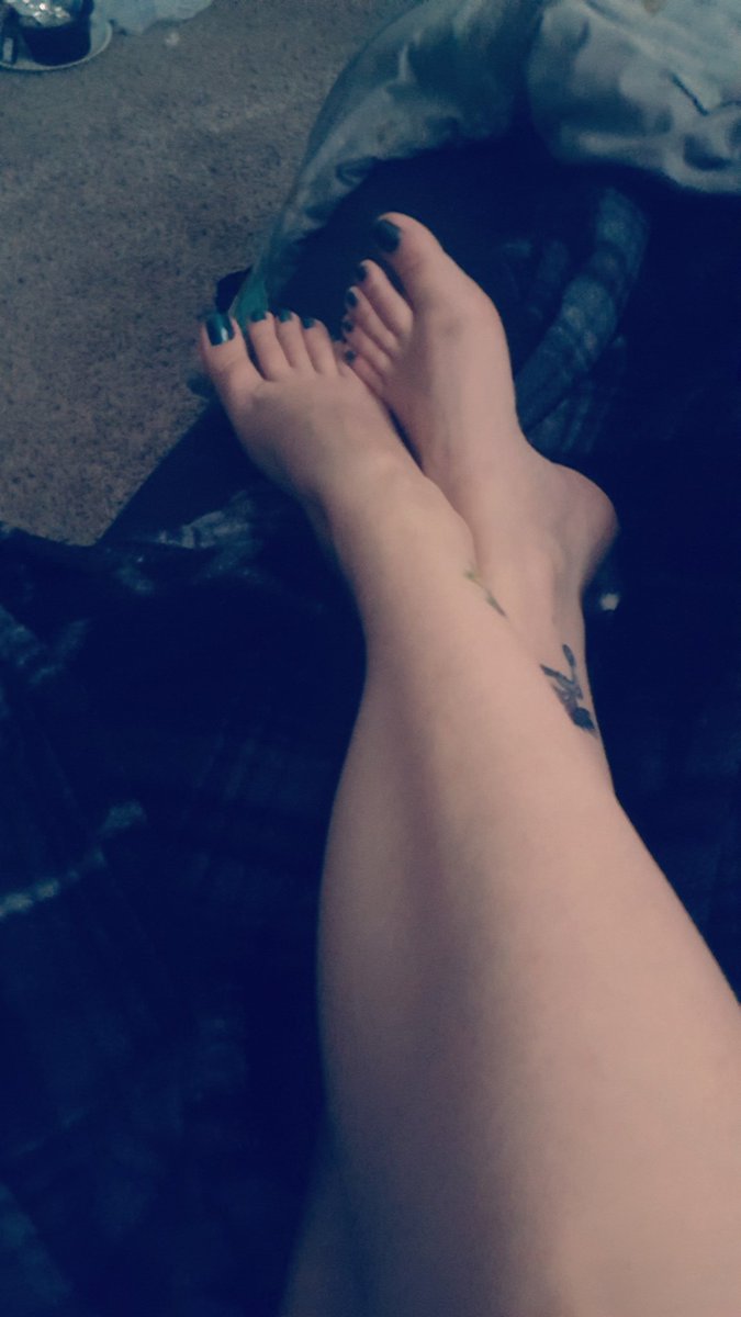 GoddessFabienne's tweet photo. Your Goddess is sick 😷 $end to make Me feel better 💖💖💖 #findom #paypig #humanatm #footfetish #footworship  @RT4feet @RTfeet @RT4fet @DirkHooper https://t.co/ASpBeYlbpO