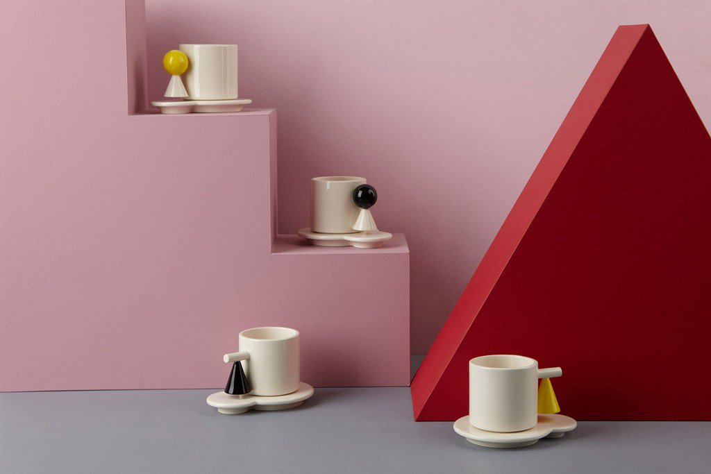 designmilk's tweet image. Geometric Mugs and Saucers Inspired by the Bauhaus Movement  bit.ly/2AbEKSB #fromthearchives