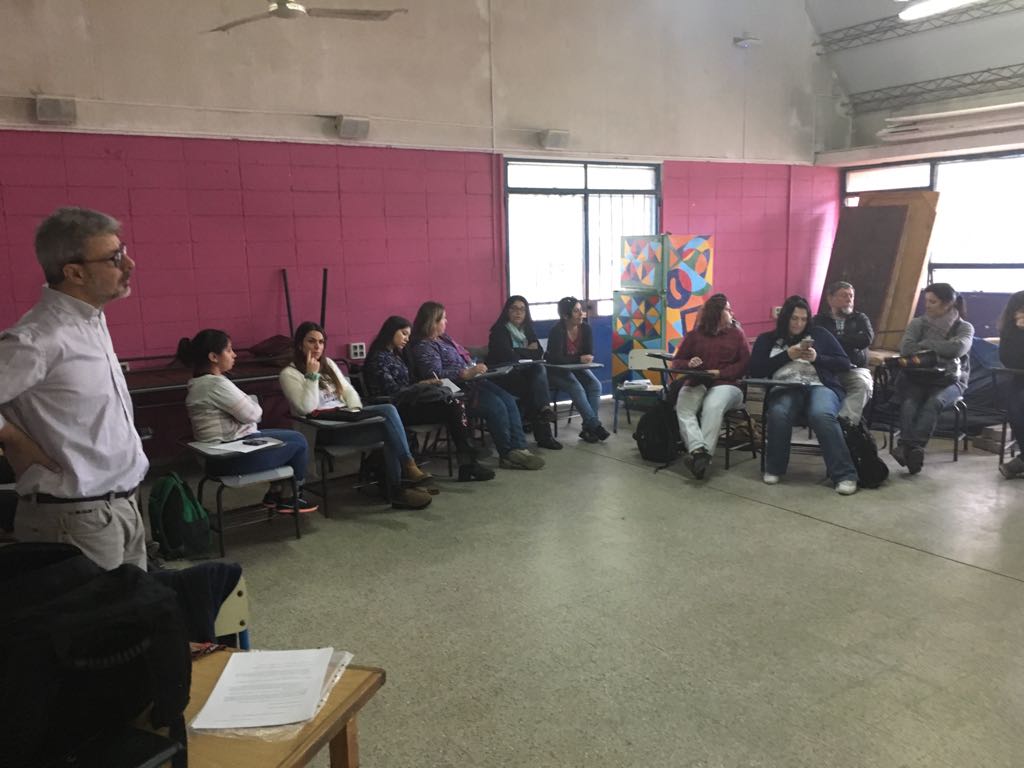 ureps's tweet photo. @UTU_Uruguay @Pablocagg @ANEP_Uruguay Equipo de formación  urep y ceip trabab juntas en escuela 230 escuela CEA https://t.co/Rqo777XVMG