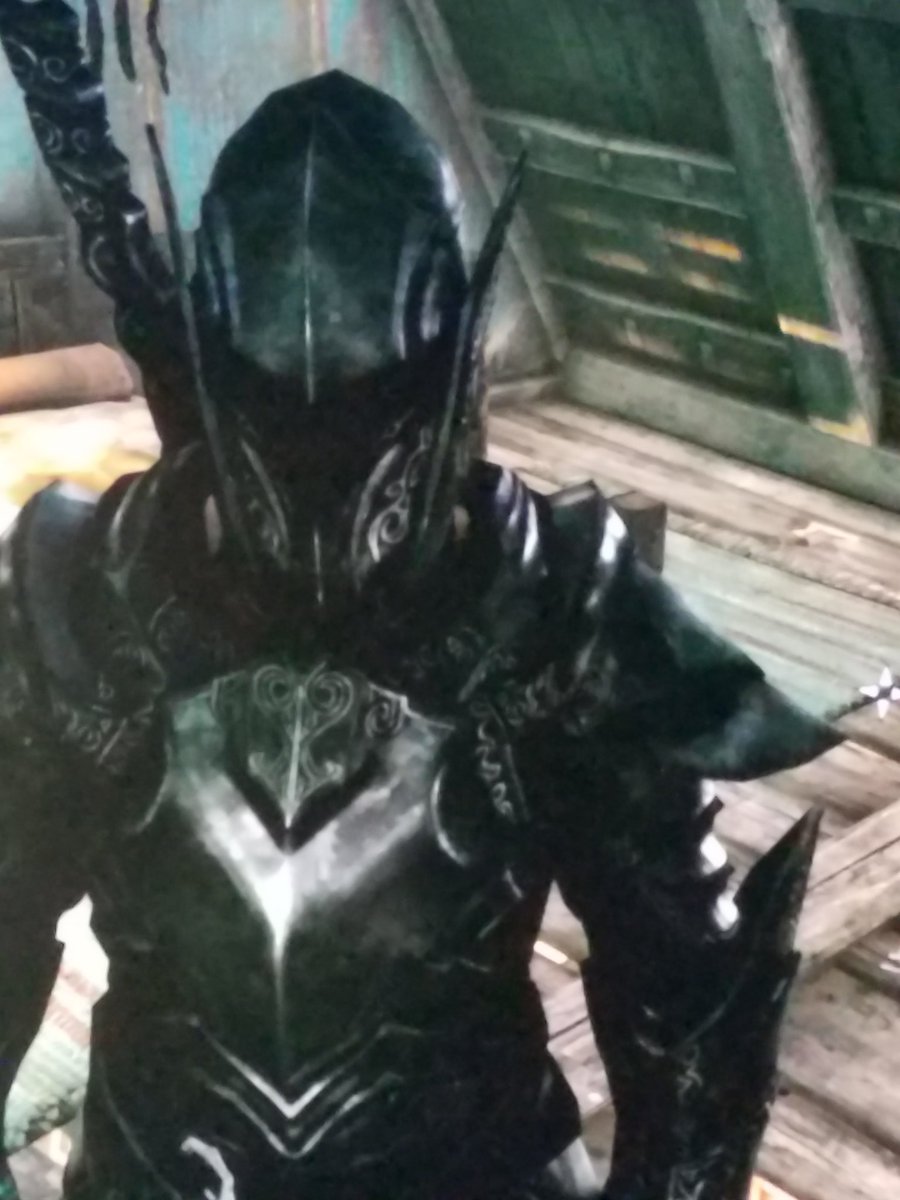 LaughterWithA_S's tweet photo. @ElderScrolls can you please fix the ebony armor neck clipping glitch?? https://t.co/Eyh0UrkOuJ