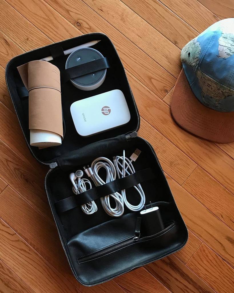 Thisisground's tweet photo. Tech Dopp Kit Grande carrying the Apple Pencil, Speakers, Alexa Dot, Mobile Printer & essential cords. Map hat by @landmassgoods #techdoppkit https://t.co/HQvJX54xHu https://t.co/eIOVPR7OH1