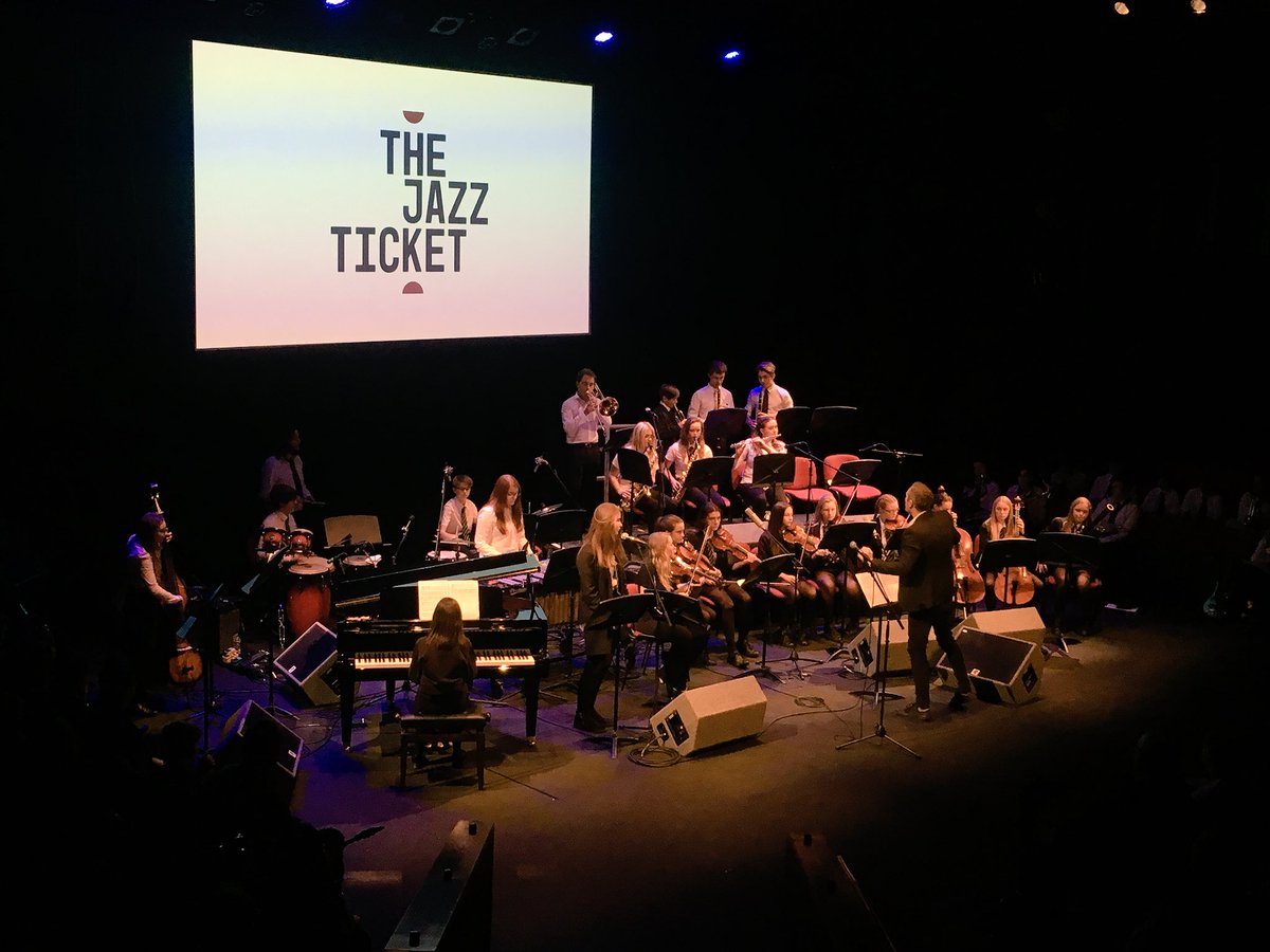 HullJazzFest's tweet photo. Latin vibes at @HullTruck now - @southhunsley celebrating Mongo Santamaria. And those killer solos keep coming! #jazzticket2017 https://t.co/6fx6hvcSq8