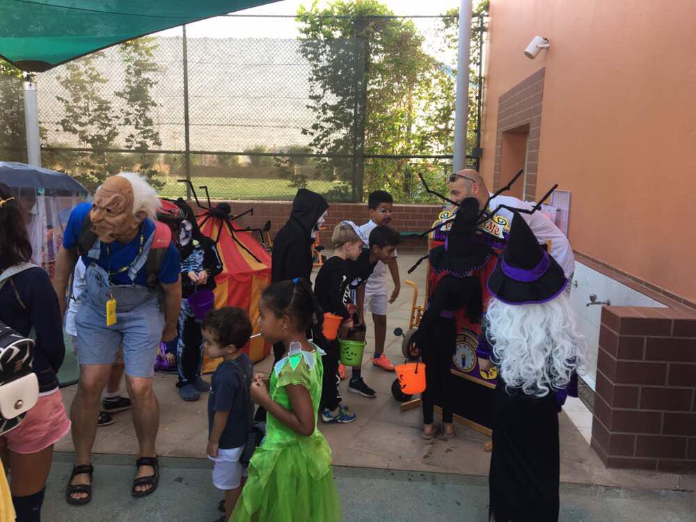 KICSprimary's tweet image. Our Primary Class Parents are just awesome #kicslearns #Halloween2017